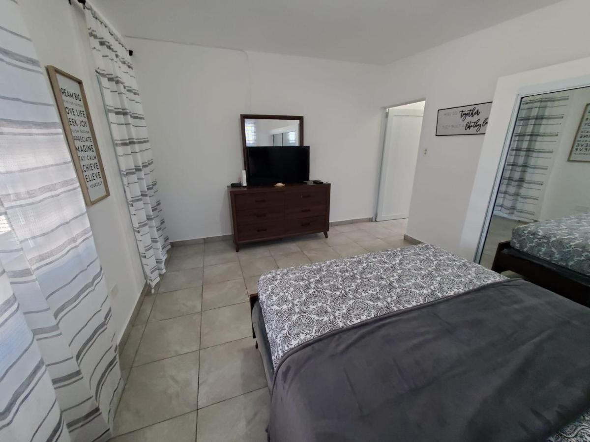 Aguadilla Sunrise Apt With Ac Wifi 8 Minute Walk From Crashboat Beach Kültér fotó