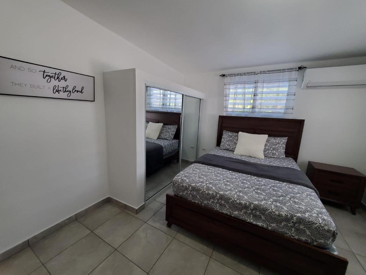 Aguadilla Sunrise Apt With Ac Wifi 8 Minute Walk From Crashboat Beach Kültér fotó